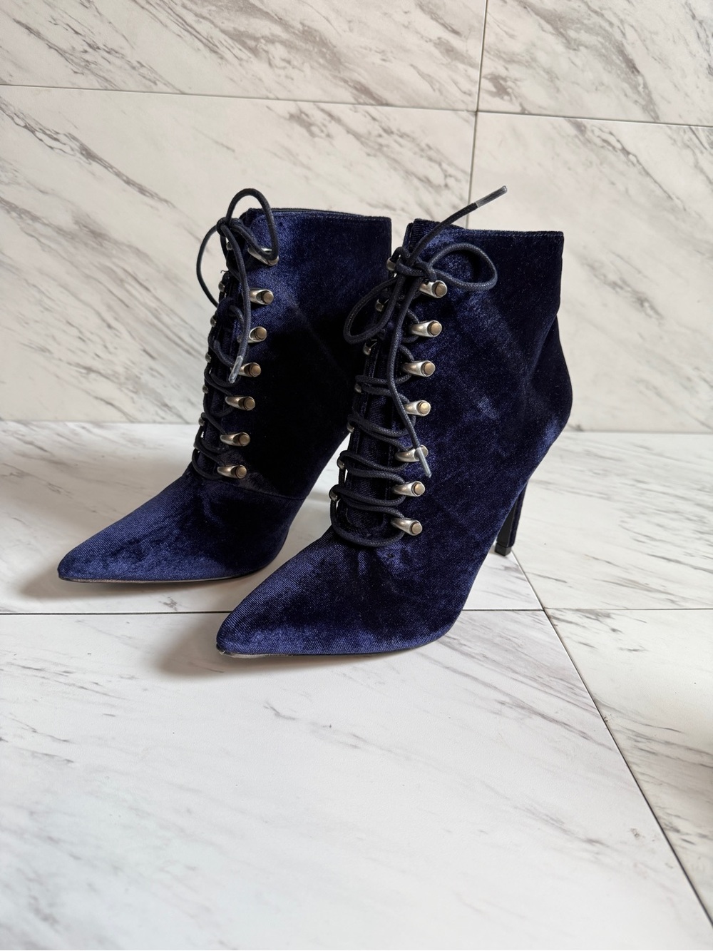 ShoeDazzle Velvet Navy Lace Up Pointed Toe Ankle Boots Womens 8 Stiletto Heel